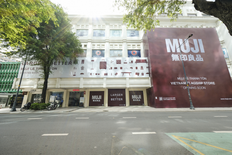 【わが社のアジア戦略】小売大手が軒並み増収増益 - ファストリなど、通期・中間期決算で (2025.11.4)